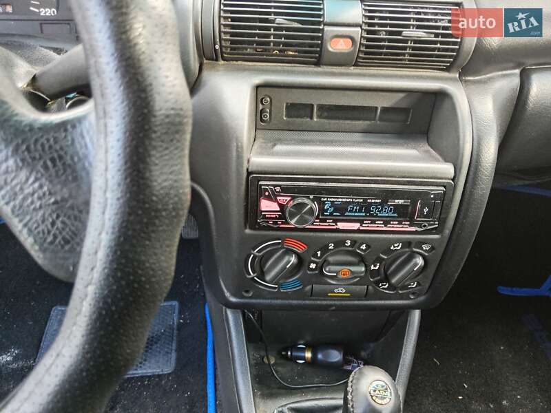 Седан ВАЗ / Lada 21099 2004 в Киеве