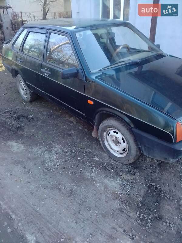 Седан ВАЗ / Lada 21099 2001 в Чорткові