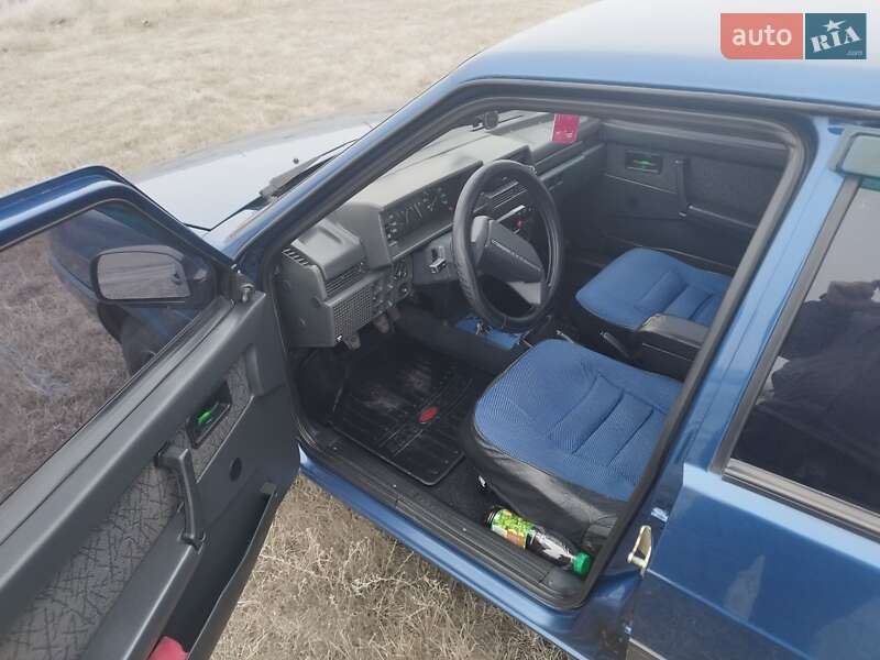 Седан ВАЗ / Lada 21099 2005 в Славянске