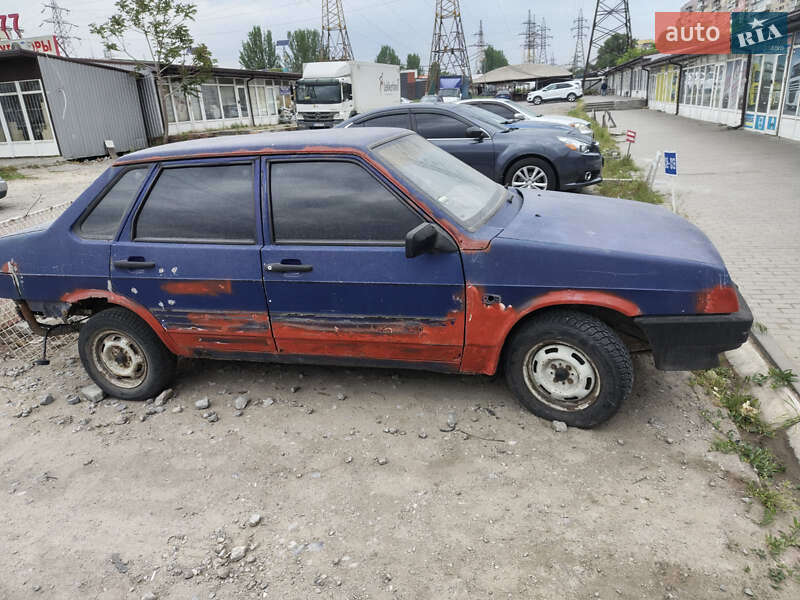 Седан ВАЗ / Lada 21099 2000 в Днепре