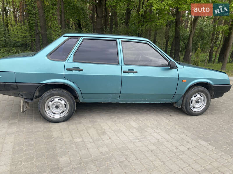 Седан ВАЗ / Lada 21099 1999 в Львове