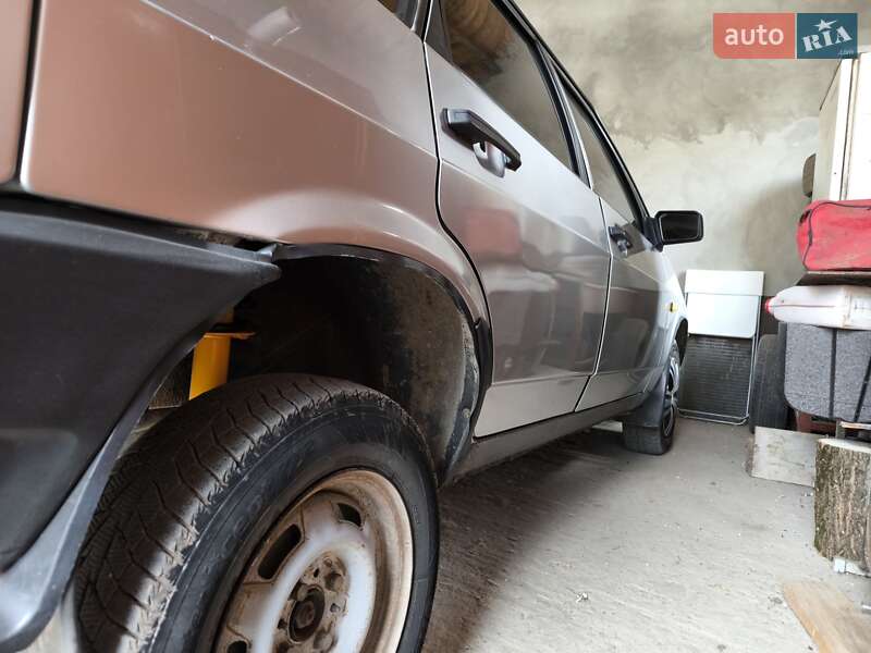 Седан ВАЗ / Lada 21099 2003 в Черновцах