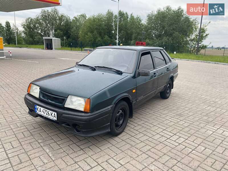 Седан ВАЗ 21099 2004 в 