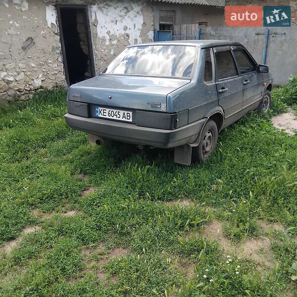 Седан ВАЗ / Lada 21099 2004 в Кривом Роге