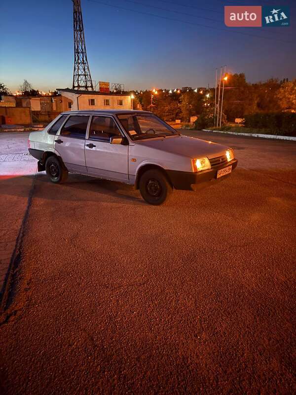 Седан ВАЗ 21099 2004 в 