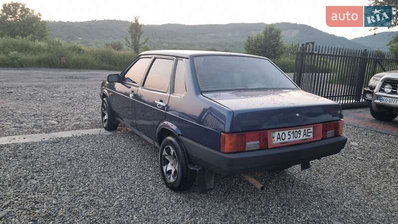 Седан ВАЗ / Lada 21099 2004 в Тячеве