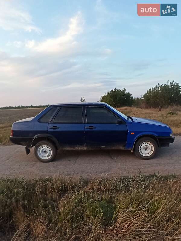 Седан ВАЗ / Lada 21099 2000 в Томаківці