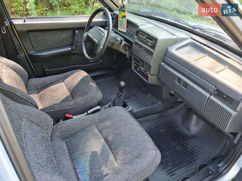 Седан ВАЗ / Lada 21099 2004 в Миргороде