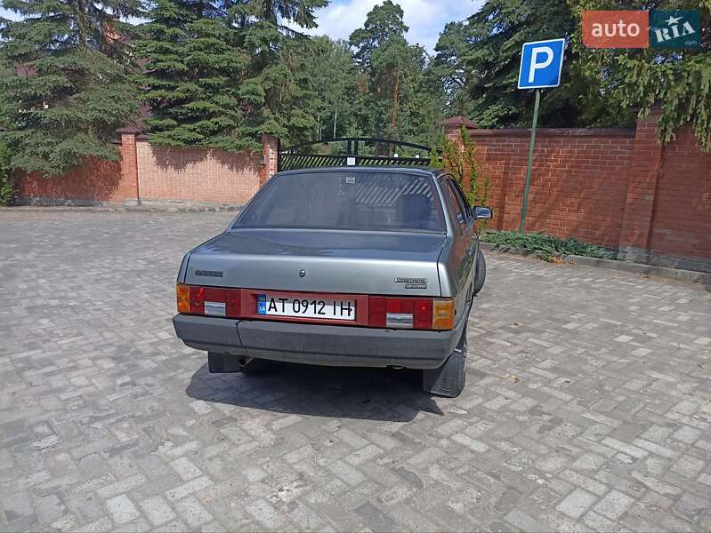 Седан ВАЗ / Lada 21099 1993 в Львове