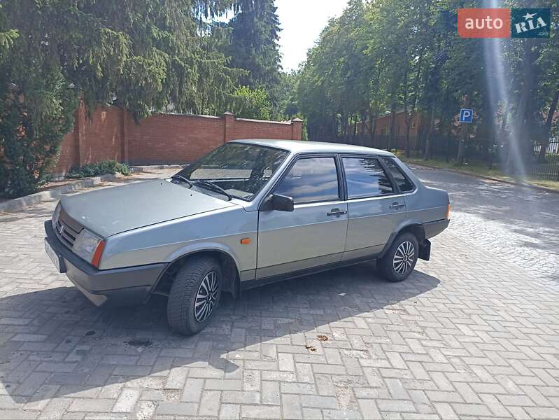 Седан ВАЗ / Lada 21099 1993 в Львове