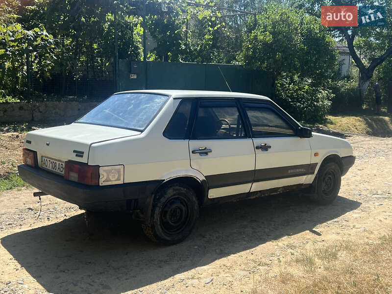 Седан ВАЗ / Lada 21099 1998 в Ужгороде