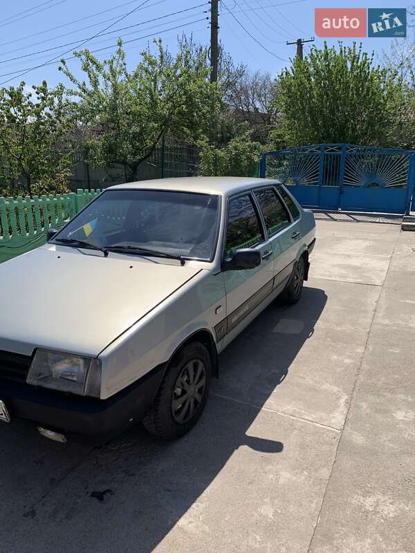 Седан ВАЗ / Lada 21099 2005 в Днепре