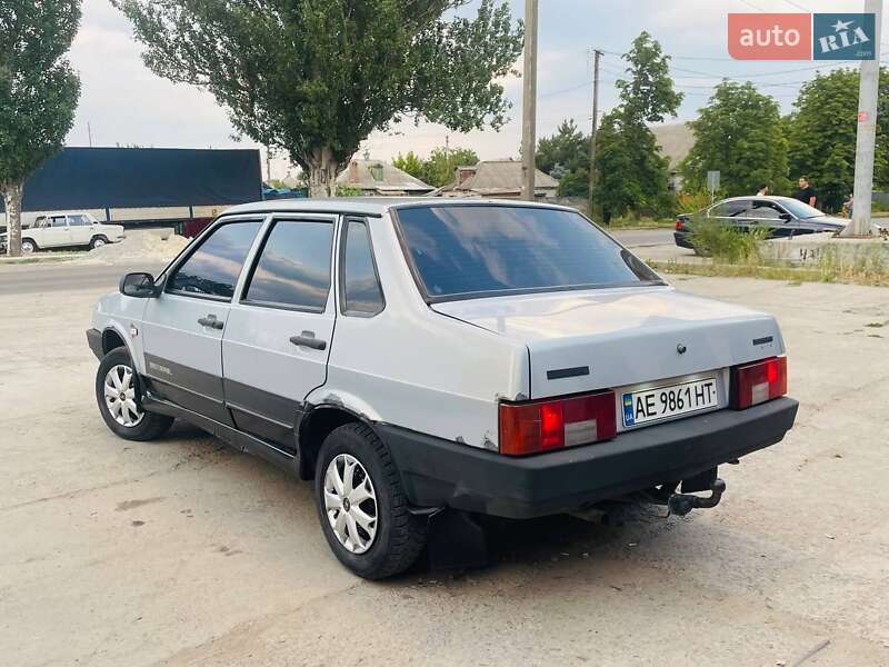 Седан ВАЗ / Lada 21099 2005 в Новомосковске