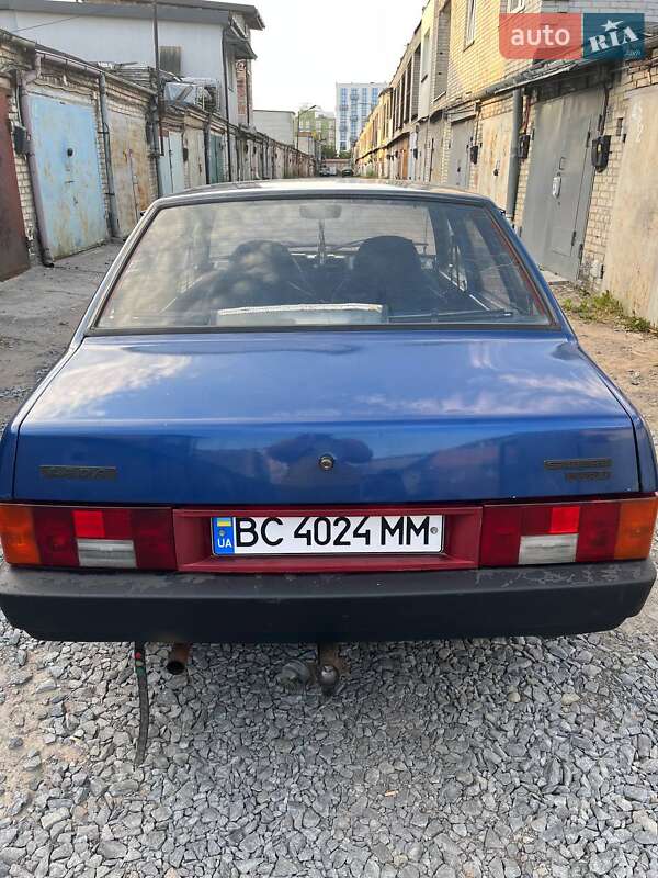 Седан ВАЗ / Lada 21099 2000 в Львове