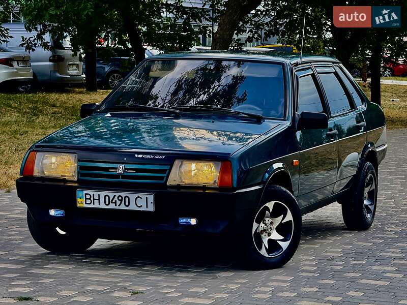 Седан ВАЗ / Lada 21099 1999 в Одессе