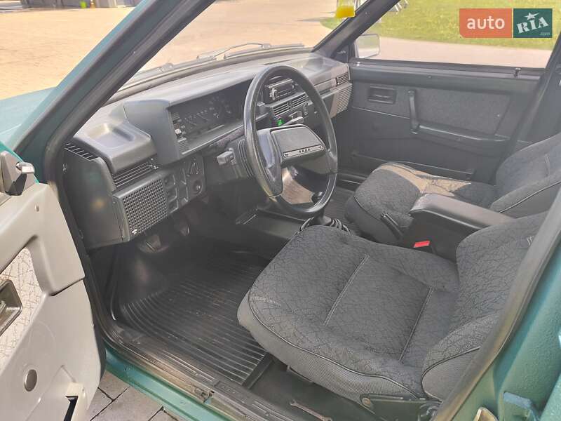 Седан ВАЗ / Lada 21099 2004 в Славуте