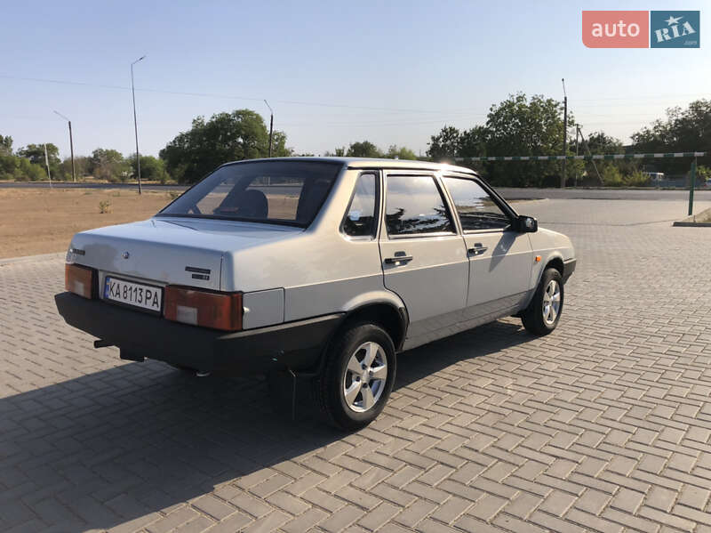 Седан ВАЗ / Lada 21099 2005 в Миколаєві