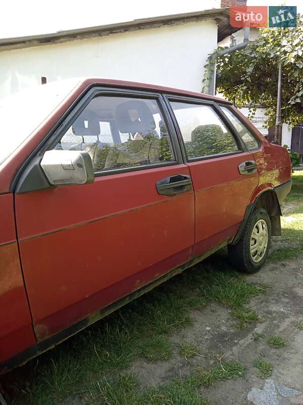Седан ВАЗ / Lada 21099 1998 в Винниках