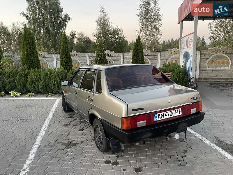 Седан ВАЗ / Lada 21099 2001 в Холмах