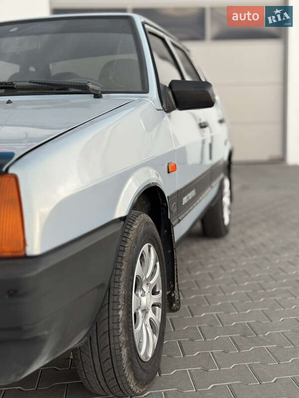 Седан ВАЗ / Lada 21099 2004 в Хмельницком