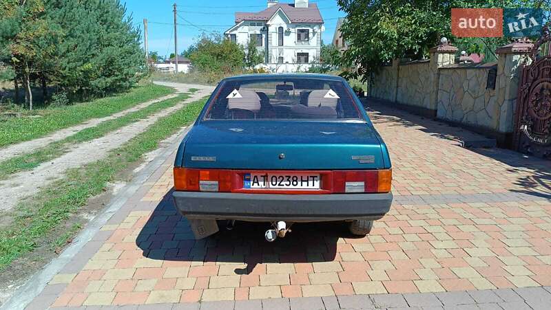 Седан ВАЗ / Lada 21099 2001 в Івано-Франківську