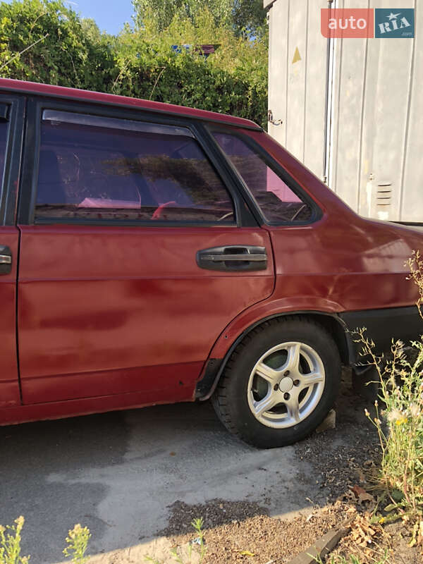 Седан ВАЗ / Lada 21099 1998 в Днепре