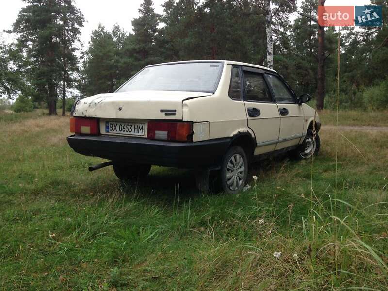 Седан ВАЗ / Lada 21099 1995 в Сарнах