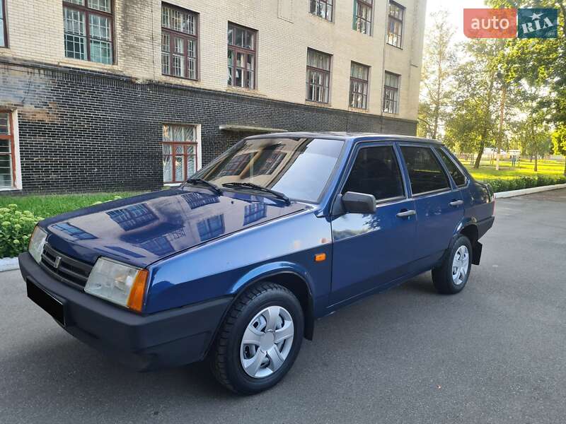 Седан ВАЗ 21099 2011 в 
