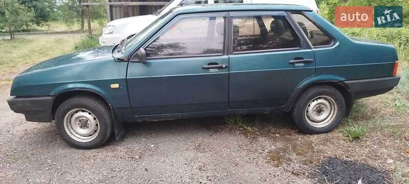Седан ВАЗ / Lada 21099 1998 в Чугуеве
