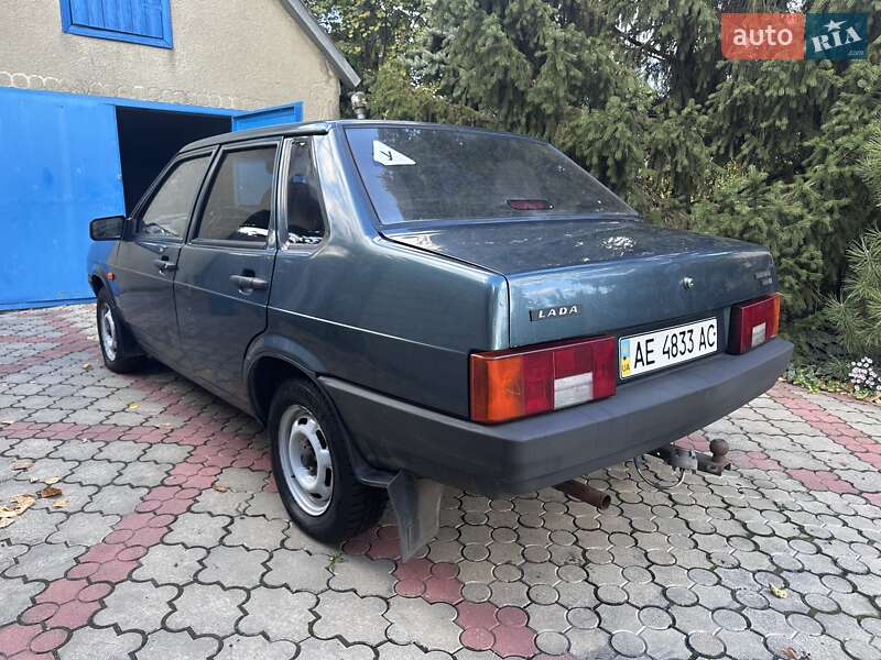 Седан ВАЗ / Lada 21099 2004 в Дніпрі
