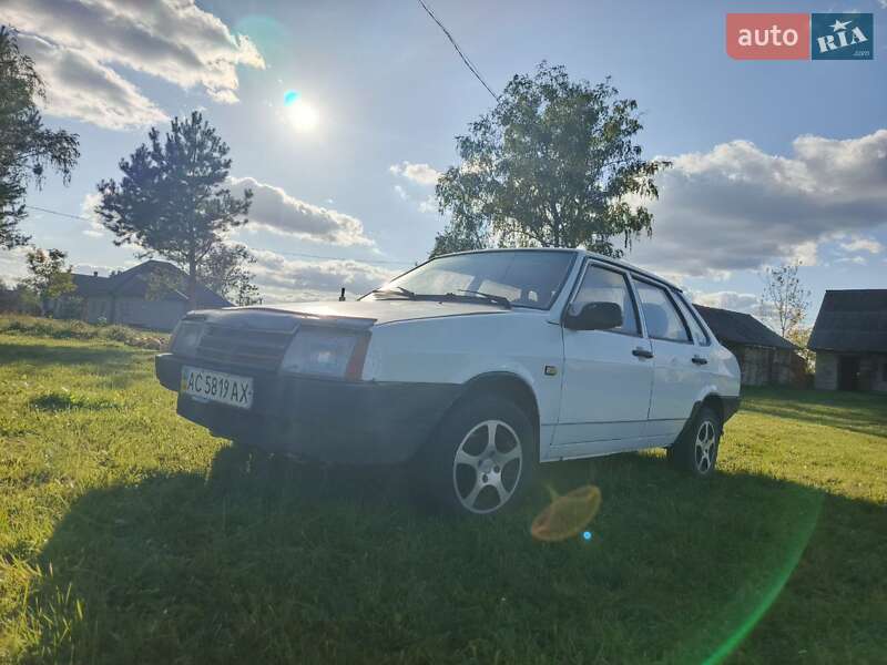 Седан ВАЗ 21099 2006 в  фото Седан ВАЗ 21099 2006 в