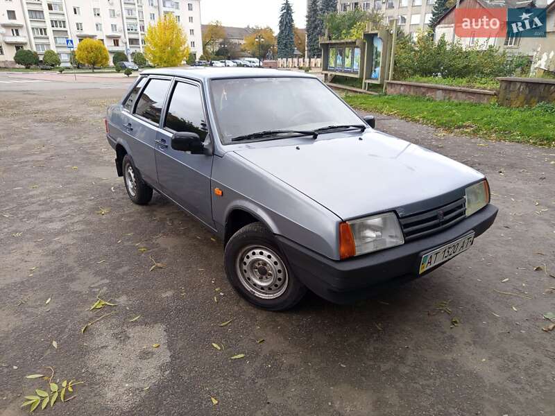 Седан ВАЗ 21099 2008 в  фото Седан ВАЗ 21099 2008 в