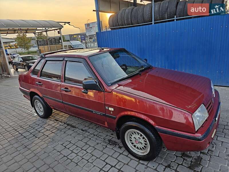 Седан ВАЗ / Lada 21099 1993 в Ивано-Франковске