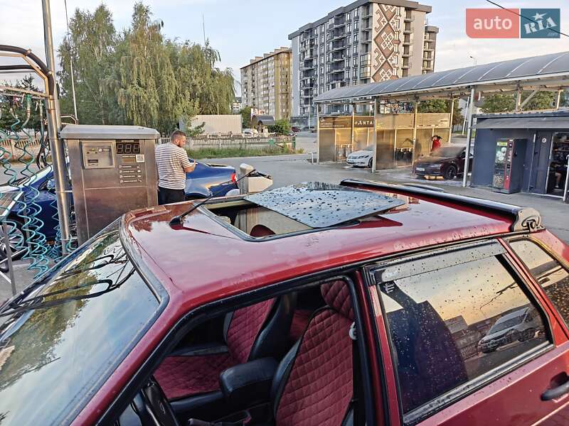 Седан ВАЗ / Lada 21099 1993 в Ивано-Франковске
