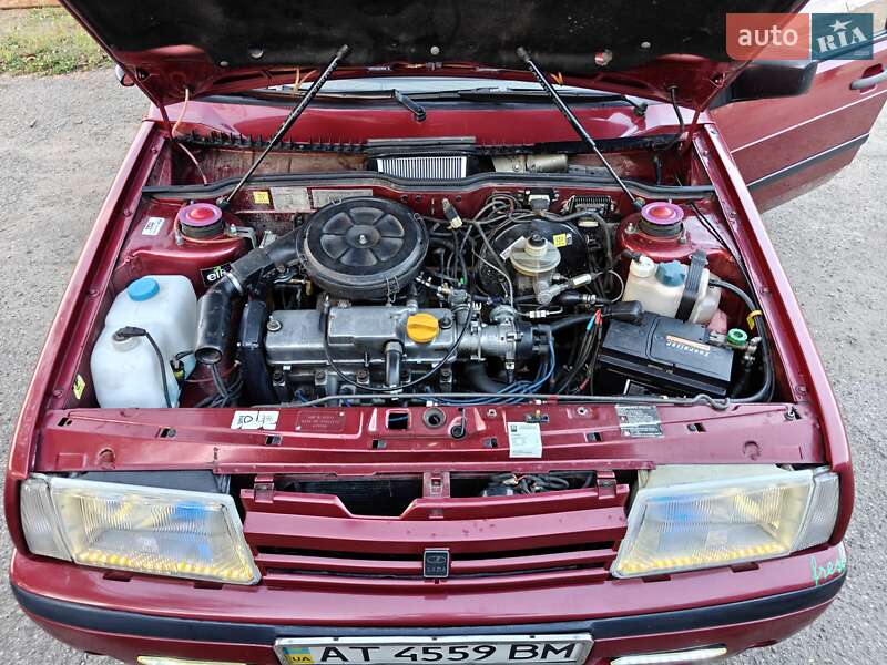 Седан ВАЗ / Lada 21099 1993 в Ивано-Франковске