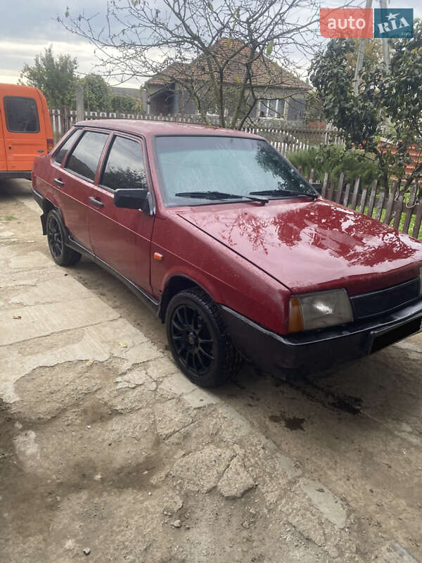 Седан ВАЗ 21099 1995 в  фото Седан ВАЗ 21099 1995 в