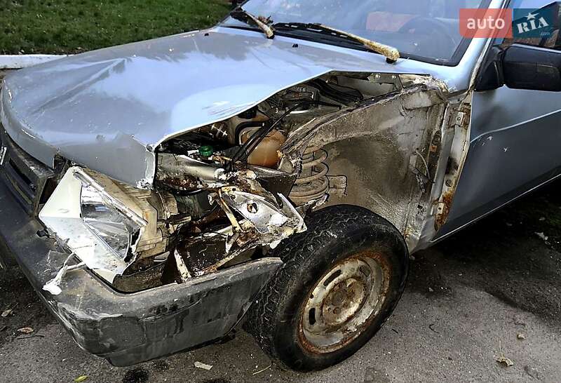 Седан ВАЗ / Lada 21099 2003 в Киеве