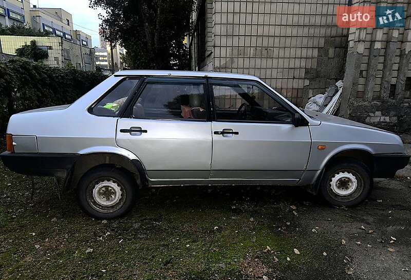 Седан ВАЗ / Lada 21099 2003 в Киеве