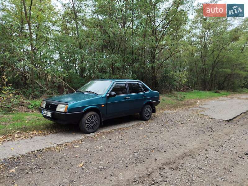 Седан ВАЗ / Lada 21099 2001 в Богуславе