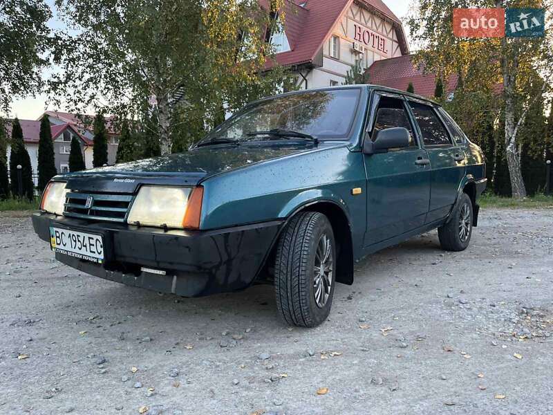 Седан ВАЗ / Lada 21099 2001 в Львове