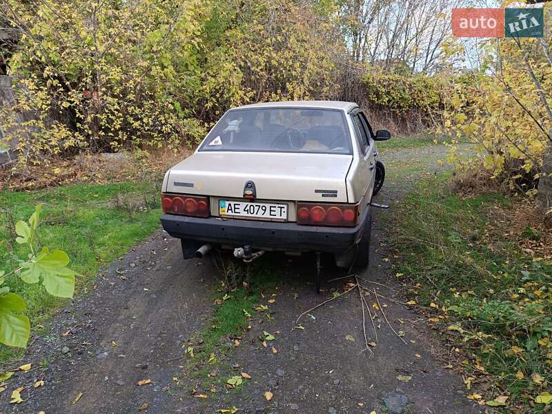 Седан ВАЗ / Lada 21099 2000 в Днепре