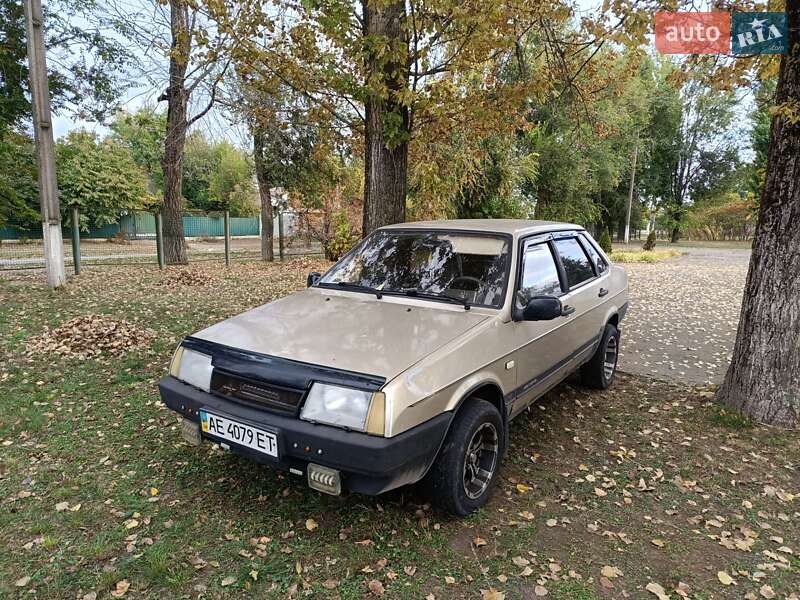 Седан ВАЗ / Lada 21099 2000 в Днепре