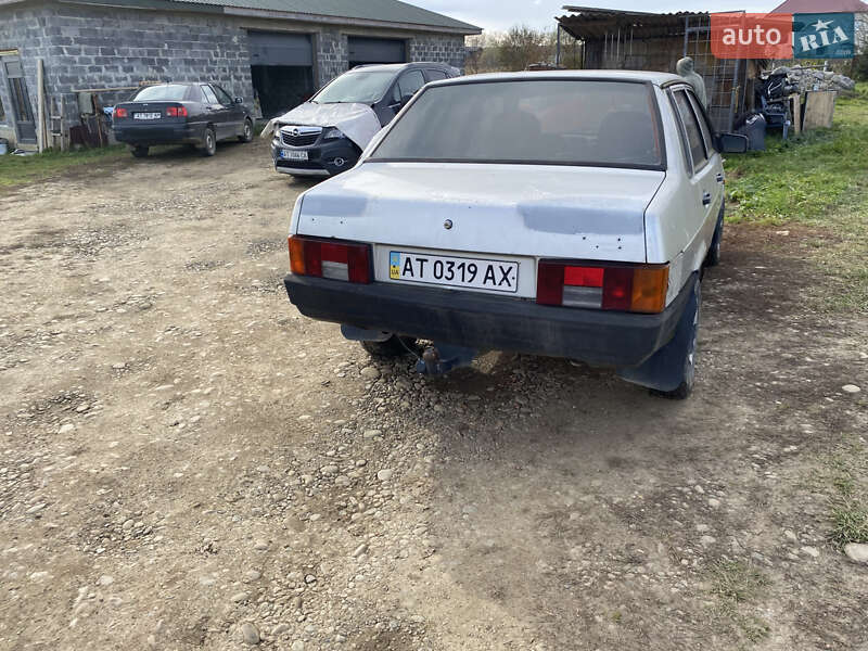 Седан ВАЗ / Lada 21099 2004 в Ивано-Франковске