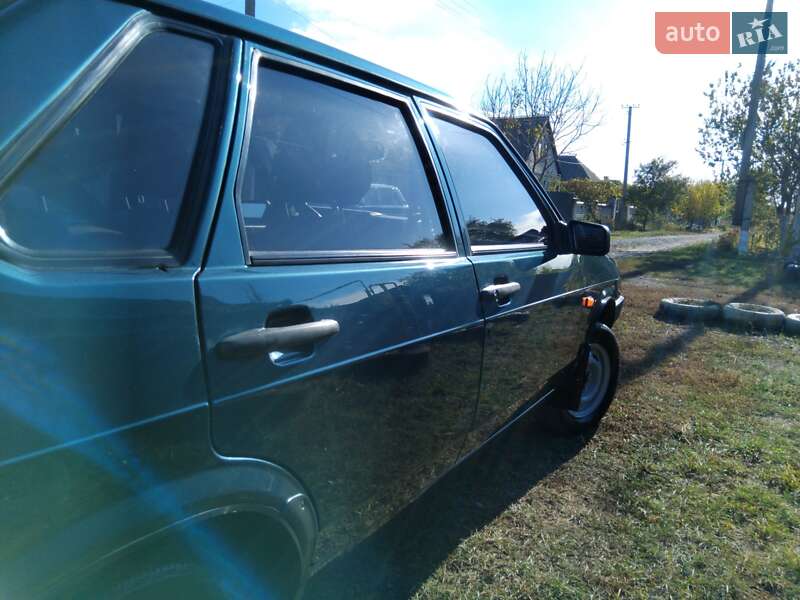 Седан ВАЗ / Lada 21099 2004 в Новомосковске фото 3 Седан ВАЗ / Lada 21099 2004 в Новомосковске