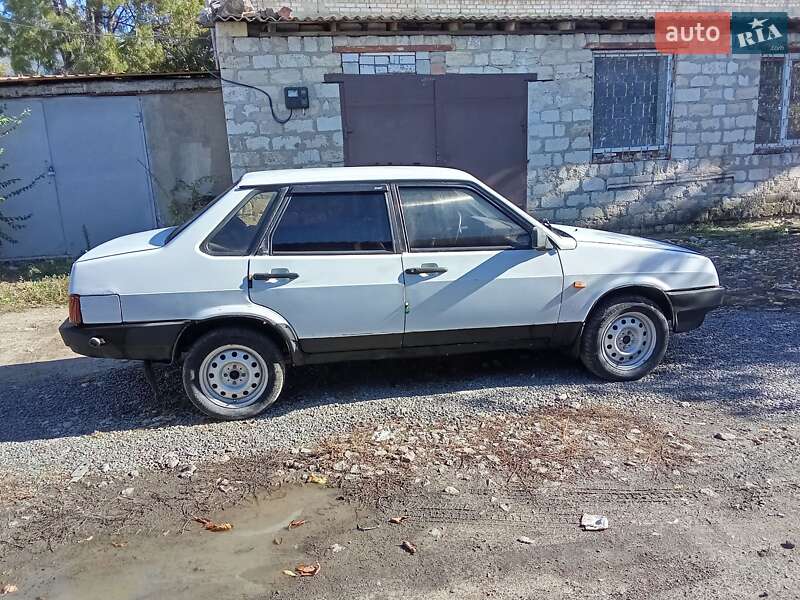 Седан ВАЗ / Lada 21099 2000 в Миколаєві