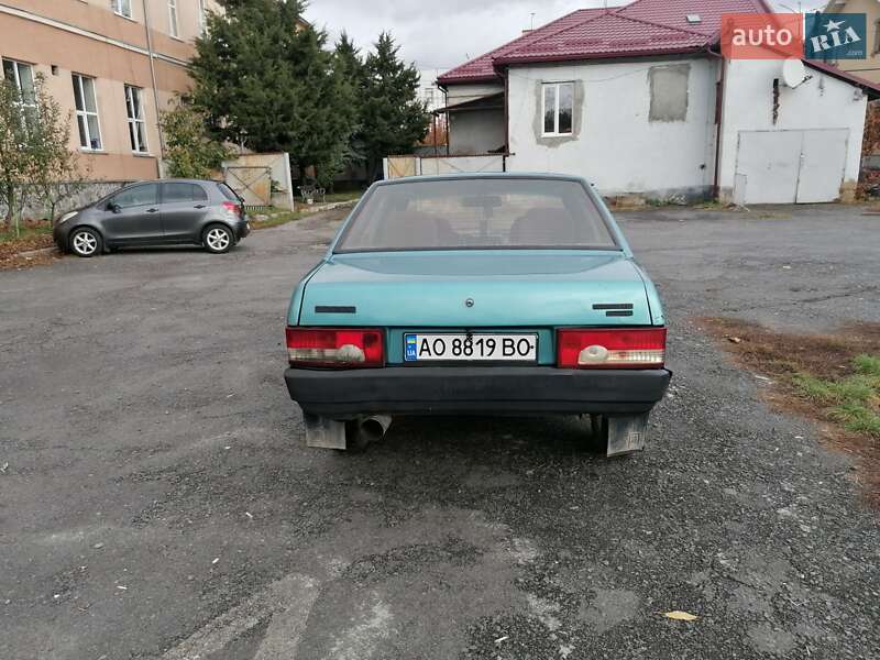 Седан ВАЗ / Lada 21099 2000 в Сваляве