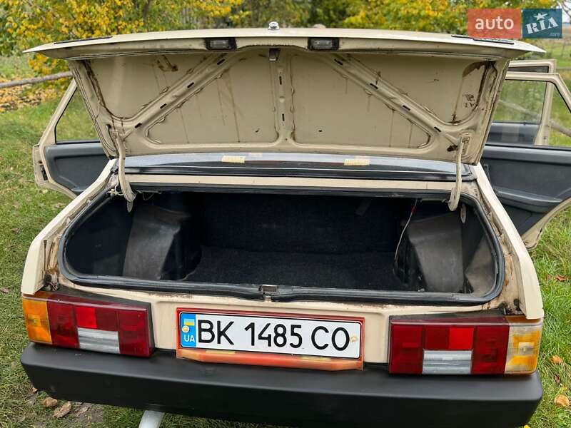 Седан ВАЗ / Lada 21099 1995 в Дубно