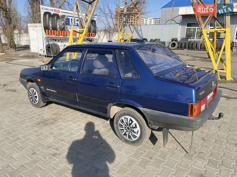 Седан ВАЗ / Lada 21099 2004 в Николаеве
