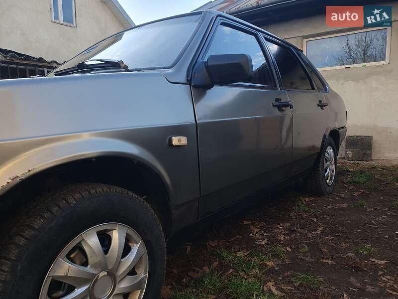 Седан ВАЗ / Lada 21099 2001 в Ивано-Франковске