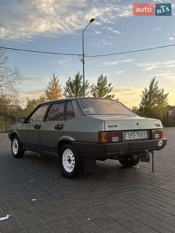 Седан ВАЗ / Lada 21099 1996 в Днепре